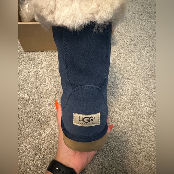 Ugg Boots - Downtown - Picture 5 of 9